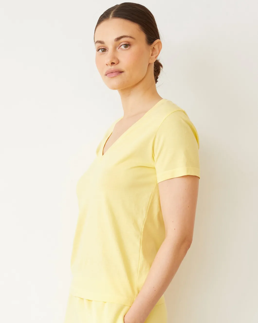 MONROW Basic V Neck LEMON Fashion