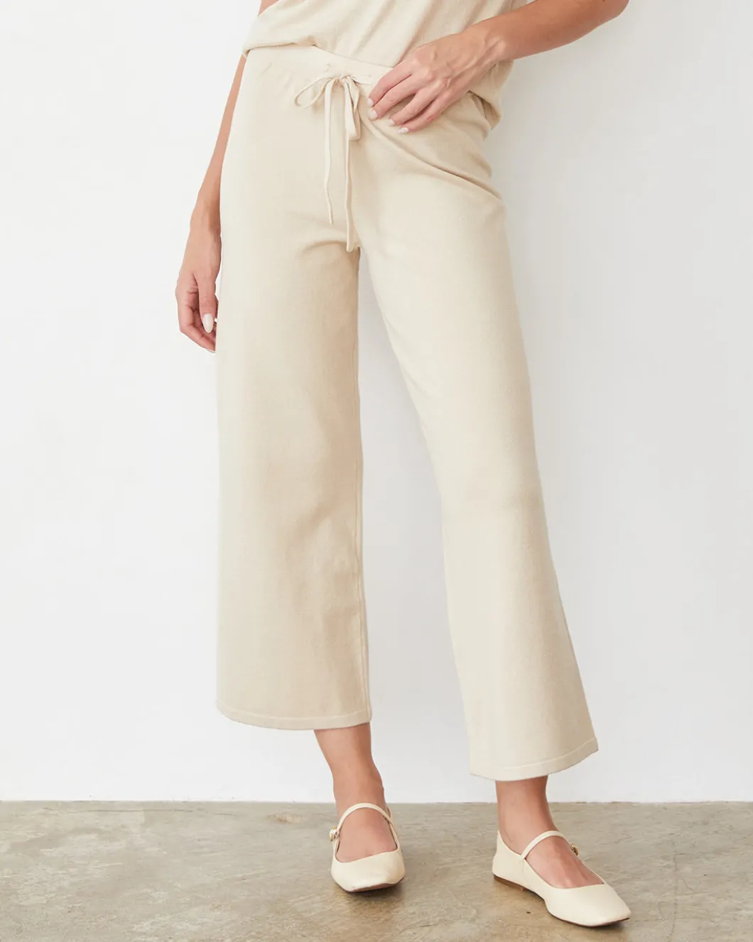 MONROW Light Soft Knit Crop Lounge Pant SAND Fashion