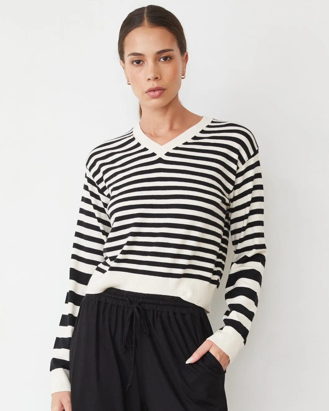 MONROW Lightknit Stripe V Neck IVORY/BLACK Best