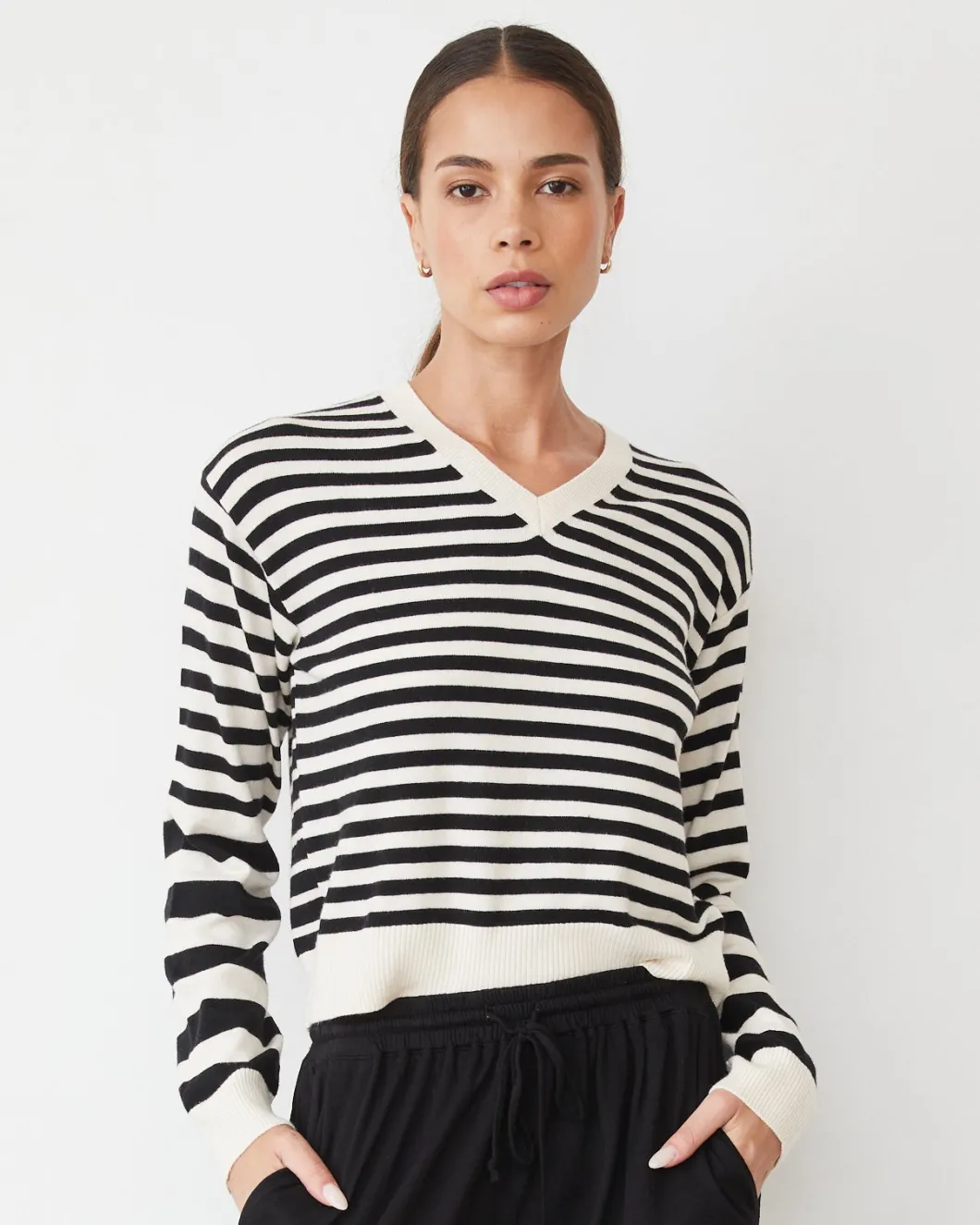 MONROW Lightknit Stripe V Neck IVORY/BLACK Best
