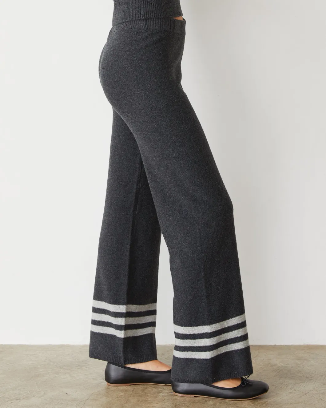 MONROW Plush Stripe Straight Leg Sweat FADEDBLACK Store